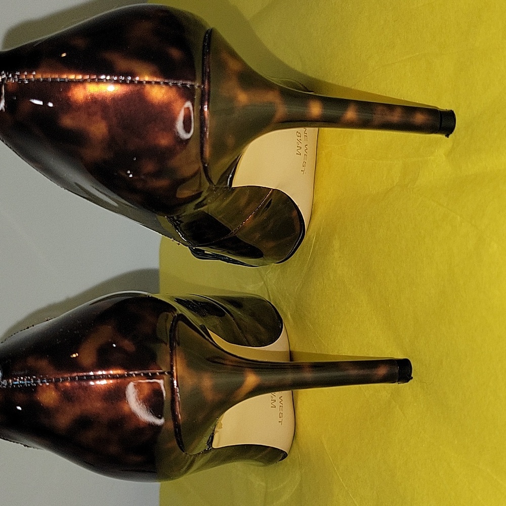 Nine West Tortoise Brown Pumps w/ Gold Chain LIKE NEW Size 8.5 - Picture 10 of 10